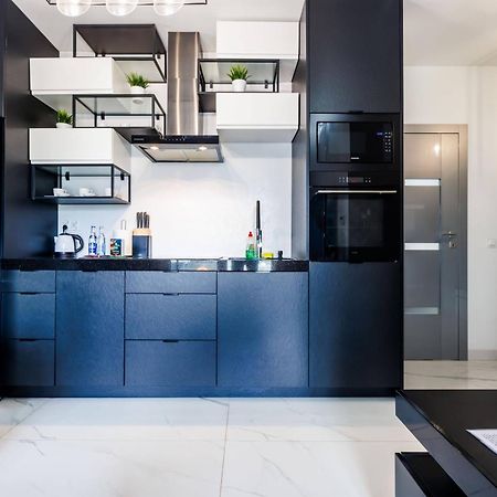 Luxury Apartment With Spa Bath- City Centre, Free Parking Rzeszów Buitenkant foto