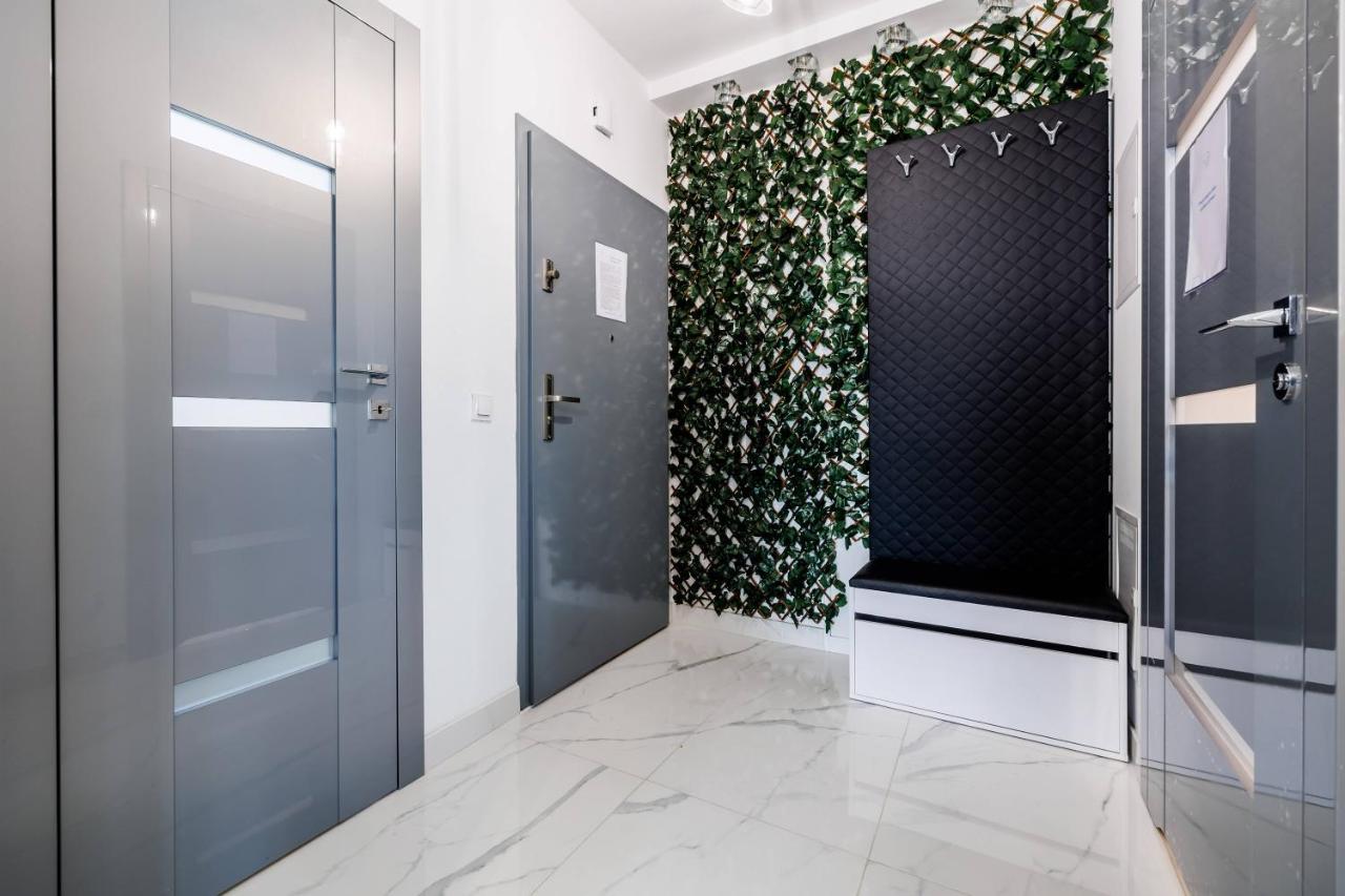 Luxury Apartment With Spa Bath- City Centre, Free Parking Rzeszów Buitenkant foto