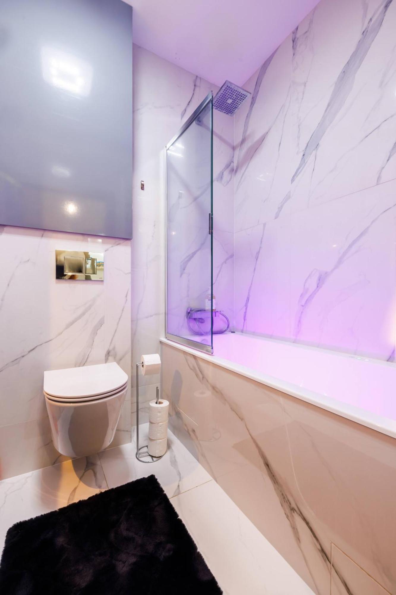 Luxury Apartment With Spa Bath- City Centre, Free Parking Rzeszów Buitenkant foto