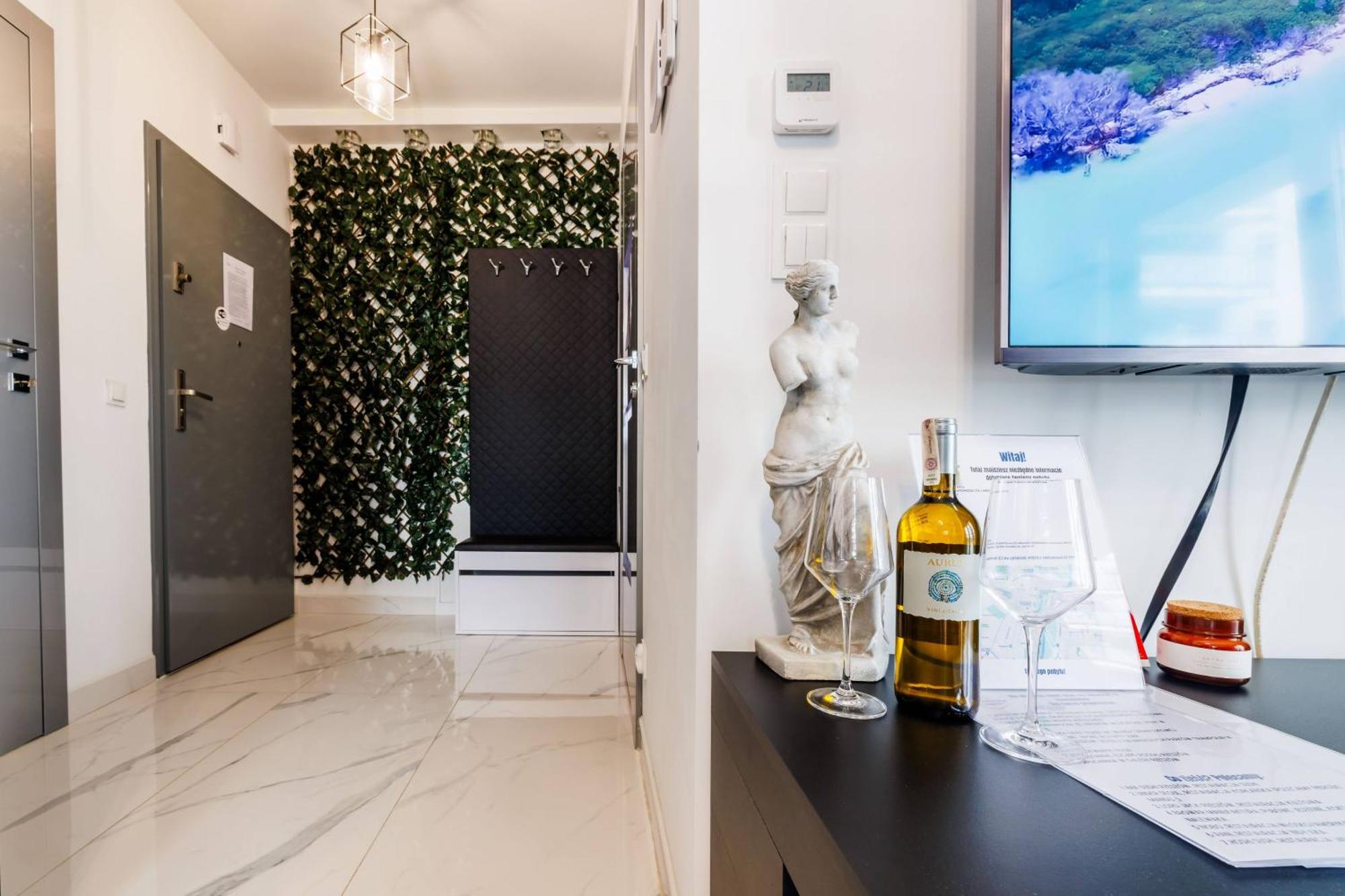 Luxury Apartment With Spa Bath- City Centre, Free Parking Rzeszów Buitenkant foto